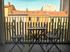 Appartement moderne  (2021) pour 2 personnes. Très lumineux, situé à 10 minutes   Superbe appart, parking gratuit, 15 min du centre Entire condo vacation rental 621450266324792183
