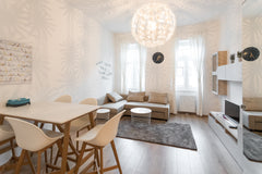 Dieses moderne und schicke Apartment befindet sich in einer - vor allem für Tour Vienna, Austria Central Apartment next to metro U1 Entire rental unit vacation rental 23867118