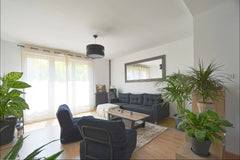 Chambre privé dans superbe logement rénové de 81m² situé dans le 8ème arrondisse Lyon, France Chambre privé charmant appartement 81m² rénové Private room in rental unit vacation rental 37576607