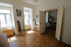 Artistflat in zentraler Lage mit wohlfahl Charakter.<br />Ich vermiete bis 30. A Vienna, Austria Artist Flat mit wohlfühl Atmosphäre. Entire rental unit vacation rental 26330870