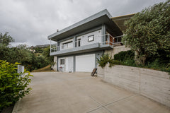 Die in den Südwesthang des Berges auf 600 Meter Meereshöhe eingebettete 2016 fer  Stilvoll moderne Villa, barrierefrei mit AUFZUG!!! Entire villa vacation rental 46636779