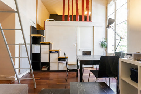 Appartement situé au 2e étage (sans ascenseur) d'un bel immeubles fin 18e, à 2 p  Bastille, Marais, place des Vosges Entire rental unit vacation rental 7334587