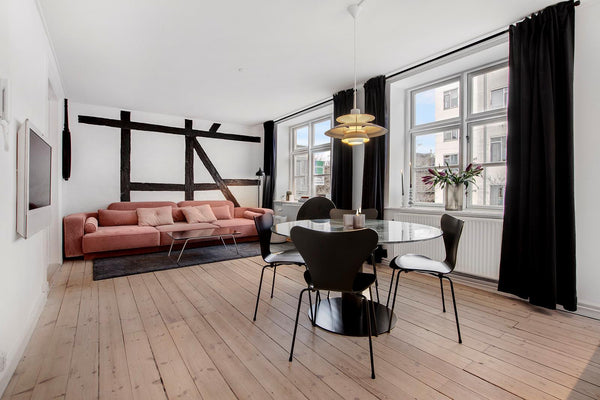 This apartment lays in the heart of Copenhagen in walking distance to Nyhavn, Ko  Beautiful & roomy apartment in central Copenhagen Entire condo vacation rental 664468445644758858