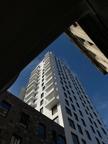 Appartement entier situé a Brussels West . L'appartement possède une terrasse à  Sint-Jans-Molenbeek, Belgium Brussels West Side Entire rental unit vacation rental 45562492