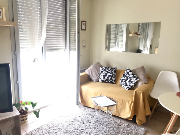 Charmant studio au cœur de Lyon Entire rental unit vacation rental 44346366