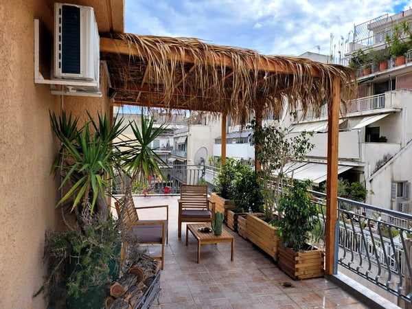 if u look high... u can see the sky! <br />This is Skyhi Athens! <br />Kick back GR Skyhi Athens ! Entire loft vacation rental 623861540778210177