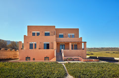 More than a holiday house, this lovely and fully equipped summer house is ideal  London, United Kingdom Summer House in Santorini Entire home vacation rental 3955663