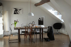 Bel appartement dans quartier central vivant, bien desservi par les transports.  Paris, France appartement lumineux sous les toits Entire rental unit vacation rental 6111714