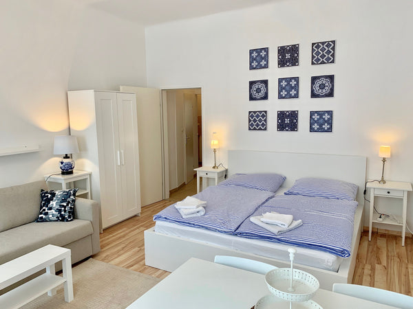 Located only 100 meters from the Brunnenmarkt in a very quiet side street. Not f Vienna, Austria Farmer's Market Vienna - Studio Apartment Top 22 Entire serviced apartment vacation rental 51105552