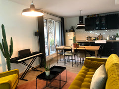 Chambre dans appartement neuf avec terrasse, spacieux, situé à 200 mètres du nou Bordeaux, France Chambre dans appart neuf situé au Musée du Vin Private room in condo vacation rental 20067089