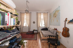 Dein ungefähr 20 m2 großes Zimmer befindet sich in einer sehr schönen und gut er Vienna, Austria Genieße Wien in super Lage und schöner Altbau-WG! Private room in rental unit vacation rental 24144868