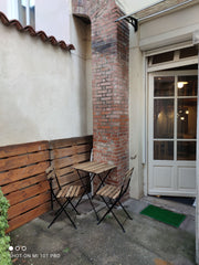 Studio confortable et paisible avec un espace nuit dédié. Vous adorerez son empl Lyon, France studio cosy sur cour en plein coeur de Lyon Entire rental unit vacation rental 53341606
