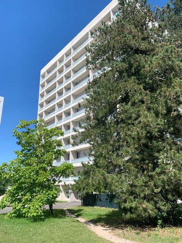 Appartement de 16 m2 situé dans une résidence calme avec ascenseur. Séjour équip  Appartement calme avec balcon et parking Entire condo vacation rental 54029590