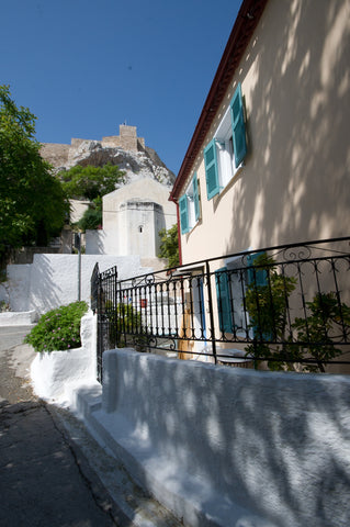 <b>The space</b><br />This refurbished house is located right under the Partheno Athens, Greece In the shadow of Acropolis Entire rental unit vacation rental 496561