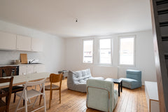 Volledig nieuw gerenoveerd triplex dakappartement met alle comfort en terras.  3VD Stijlvol 2-slaapkamer appartement met terras Entire condo vacation rental 678724437480961857