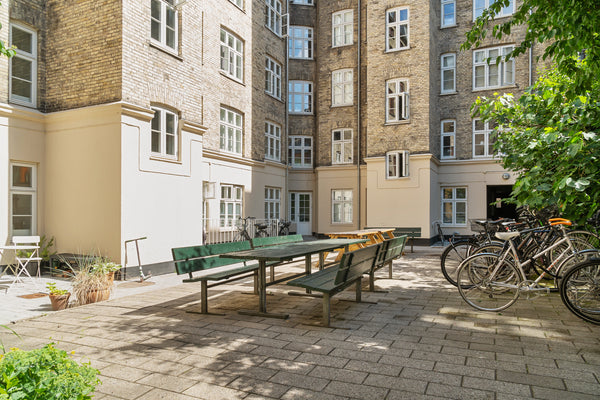 Enjoy retro hygge on a street with no passing traffic. C02-friendly non-woodburn Denmark Danish retro, modern twist - no traffic, no pubs Entire rental unit vacation rental 678806095211110700