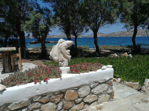 225 m2 villa, located in Parikia Bay, on the water's edge. Close to the city but Greece Portokalis Ilios Cycladic home vacation rental 16730476