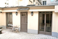 Le loft  refait par un architeçte est comme une maison. Porte d'entrée indépenda Paris, France Loft  design comme une maison Pasteur/Montparnasse Entire loft vacation rental 13742203