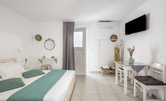 Economy studio with full equipped kitchen.<br /><br /><b>License number</b><br / Greece Hotel ippocampos economy studio Private room in bed and breakfast vacation rental 44427179