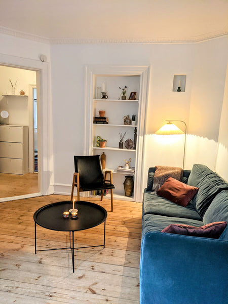 Enjoy the simple life in this peaceful and centrally located apartment close to   Cosy & quiet apartment close too the city. Entire rental unit vacation rental 27976319