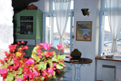 This 2floor traditional house dating from the late 19th century is located in An Zürich, Switzerland Home with character and a great view! Cycladic home vacation rental 18661612