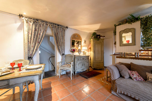 Outstanding penthouse with two large bedrooms, a nice leaving room and an open s Paris, France Apartment 2 bedrooms : St Germain des Prés***** Entire rental unit vacation rental 5441208