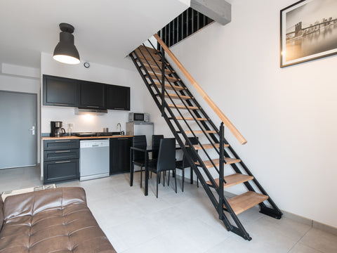 A charming loft very well equipped, where you feel great up to 4 people.<br /><b France MEMORABLEPLACE-Urban Loft - 5 mn Part-Dieu +Garage Entire rental unit vacation rental 24112441