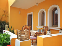 Convenient 2 bedroom apartment ideal for families or friends who want relaxed ho Heraklion, Greece House right on the beach! Entire home vacation rental 12218614