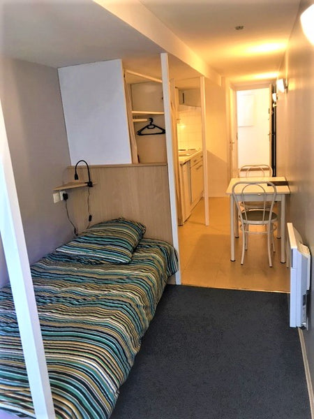 Studio entièrement équipé<br />A 2 pas de la gare Part Dieu et accès facile vers Lyon, France Quartier Part Dieu et 6èm proche tous transports Entire condo vacation rental 51880671
