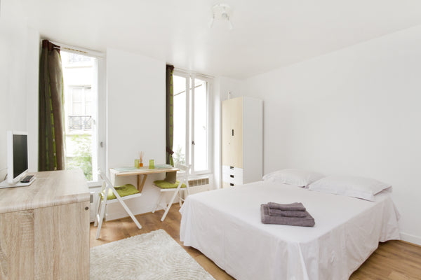 Welcome to Montmartre, the place to be to enjoy a truly Parisian experience. The  Beside Moulin rouge,near Montmartre Entire rental unit vacation rental 5667597