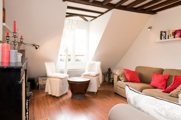 This charming 40m2 wooden-floor flat is located one street away from the lively  Paris, France Charming flat Quartier Montorgueil Entire rental unit vacation rental 2579611