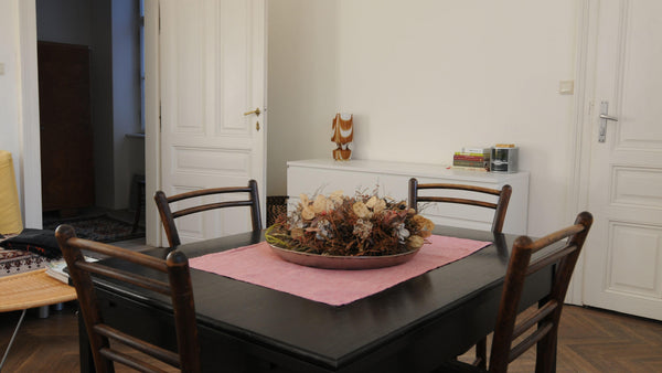 Frisch renovierte (Juni 2018) 2-Zimmer-Wohnung mit ca. 45 qm im 3. Stock (plus M Austria Neat 9th District Apartment Entire rental unit vacation rental 26270154