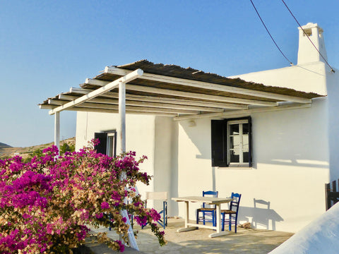 Belle maison Cycladique indépendante dans un beau jardin et proche de la mer. <b France PARIKIA - Belle maison près de la mer Cycladic home vacation rental 32053069