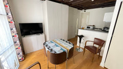 Près de Notre Dame, Beaubourg et Arts et Métiers, dans un immeuble typique du 18 Paris, France Au cœur de Paris appartement typique du Marais Entire condo vacation rental 6967946