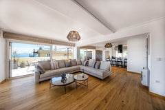 Located in Athens, a 10-minute walk from Varkiza Beach, Blue Note provides accom GR Penthouse 'Panorama' 1 bedroom with swimming pool Entire rental unit vacation rental 41759473