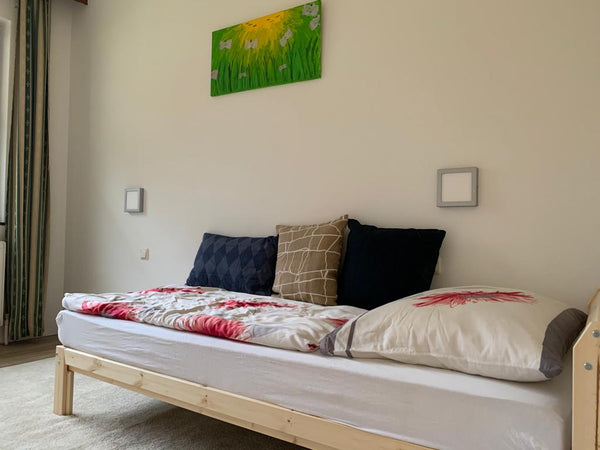 Mindestaufenthalt 3 Tage, Rabatt bei längerem Aufenthalt. Ca. 22m2 groß, Zimmer   Zimmer am Stadtrand von Wien Private room in rental unit vacation rental 640952154130424055