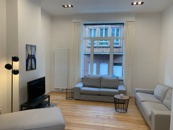 Superbe duplex rdc rénové en 2020 en cours de finition. Disponible à partir du 0 Brussels, Belgium Métro Madou. Renovated in 2020 👌 Entire rental unit vacation rental 46944887