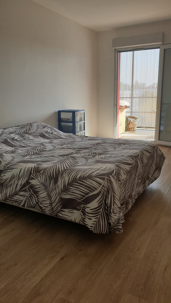 logement moderne fonctionnel qui dispose du nécessaire pour être bien à l'aise l Lormont, France Accueillant cosy et complet. Entire condo vacation rental 41360354