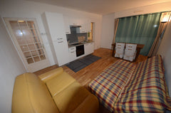 Petit appartement neuf dans une residence arborée très calme au coeur du point d Lyon, France T1 au Point du jour , LYON 05 Entire rental unit vacation rental 12499117