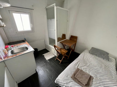 10-minute walk from the  famous Champs-Elysées/Arc de Triomphe and 5-minute from Paris, France Champs-Elysées 1-Person Studio, safe nbhd, no WiFi Entire rental unit vacation rental 3666025