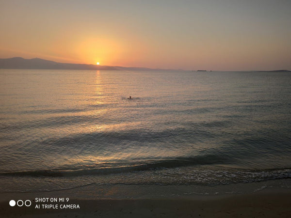 Relax with the whole family at this peaceful place to stay.<br /><br />Ideal for Dubai, United Arab Emirates Clean and traditional 2 bedroom with sea view. Entire condo vacation rental 51203801