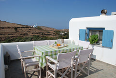 To σπίτι μας χτίστηκε το 2010 ακολουθώντας την αρχιτεκτονική των σπιτιών της Χώρ Athens, Greece The Weaver's house | Το σπίτι της "Υφάντρας" Cycladic home vacation rental 27873668