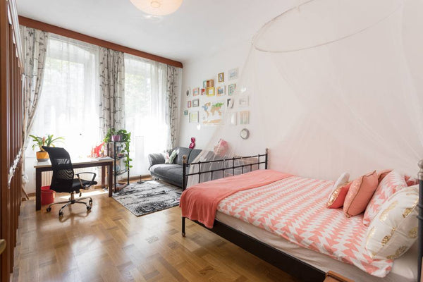 Large modern city apartment in a beautiful old building with good transportation Vienna, Austria Spacious, modern room, 10 mins from central Vienna Private room in rental unit vacation rental 20621862