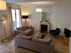 Typical Parisian apartment, in an Hausmann building with wooden floor and chimne Paris, France Typically Parisian 80 sqm! 5' walk to Montmartre. Entire rental unit vacation rental 19684355