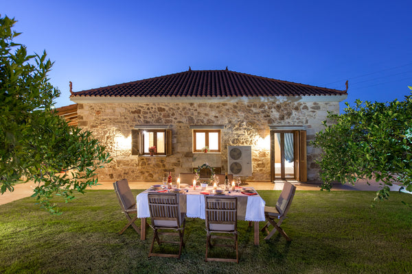 Ideal for families and couples; Elegant, fully renovated, designer decorated, st  3bdr: Villa Anerocurù+studio by Chania town center Entire villa vacation rental 26089078