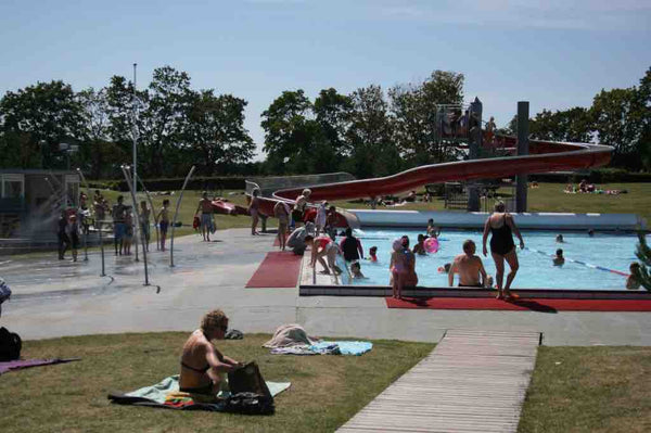 Our house can host up to 6 people.<br />It is located in Copenhagen NV in a calm Copenhagen, Denmark Sunny house close to swimming pool, city and lake Entire home vacation rental 19158852