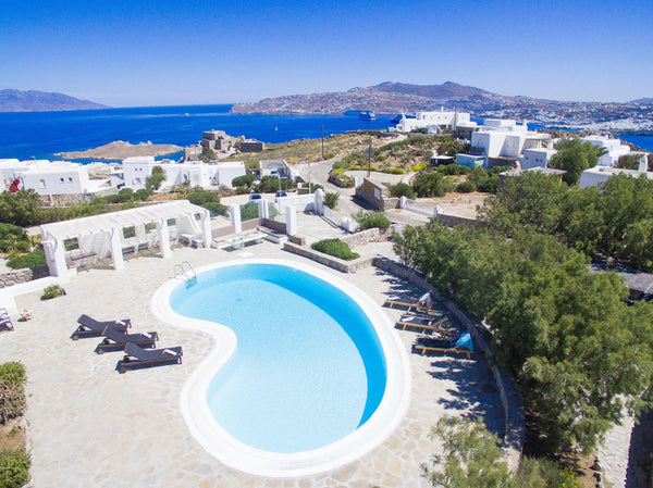 An alluring estate overlooking the beachfront of Agios Ioannis area in Mykonos,  London, United Kingdom Villa Zanetti Mykonos Entire villa vacation rental 659835083668630943