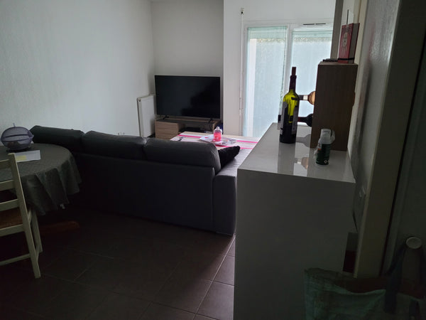 Situé à moins de 20 minutes du centre ville de Bordeaux, cet appartement saura v  Bel appartement au calme et proche du centre ville Entire rental unit vacation rental 547440911581292067