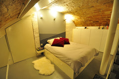 Localisation parfaite pour flaner, pour faire du shopping dans des petites bouti Paris, France LOFT + garden Marais  Paris center Entire loft vacation rental 602805