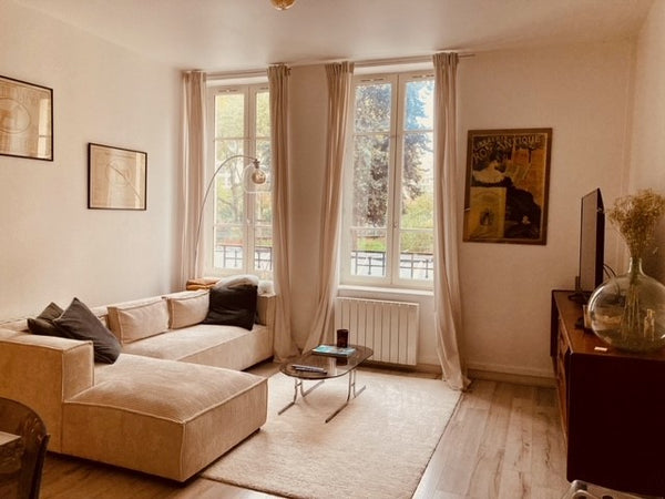 Superbe appartement sur le plateau de la Croix Rousse. A moins de 20 minutes à p Roanne, France Superbe appartement au centre de la Croix Rousse Entire rental unit vacation rental 756440217362607005